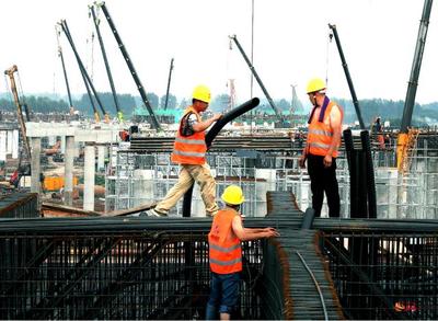甘洒汗水筑通途--北京大兴国际机场北线高速公路建设纪实