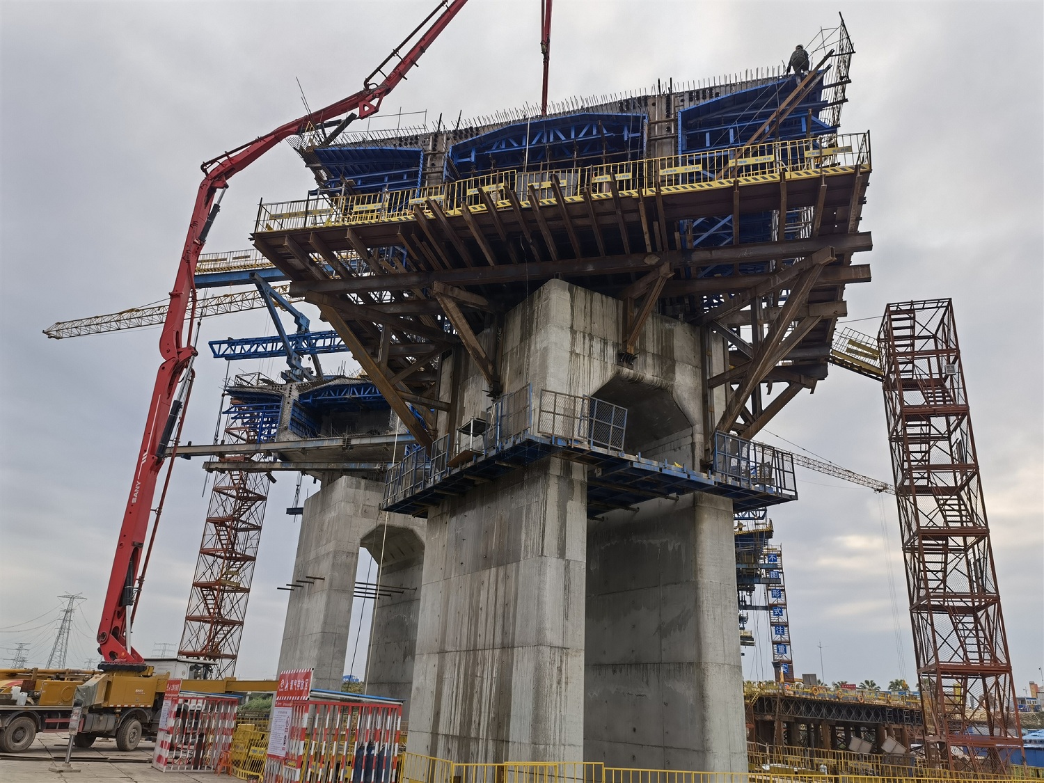 图片新闻:项目施工动态报道 - 生产经营 - 湖南路桥建设集团有限责任