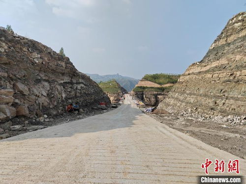 山西石楼 大山通途 提速 美好生活