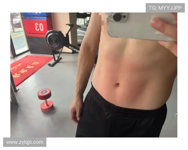 有腹肌的男足球星有哪些他们的训练与健身秘诀揭秘