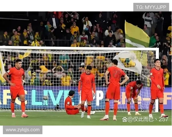 被戏耍的足球明星们:那些在赛场上被对手戏弄的尴尬时刻 被戏耍的足球明星们:那些在赛场上被对手戏弄的尴尬时刻