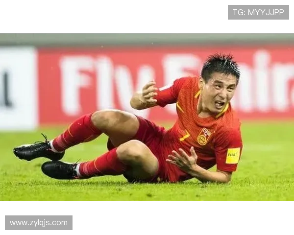 足球球星更衣室精彩瞬间曝光 揭秘赛场背后的真实互动与感人故事 足球球星更衣室精彩瞬间曝光 揭秘赛场背后的真实互动与感人故事